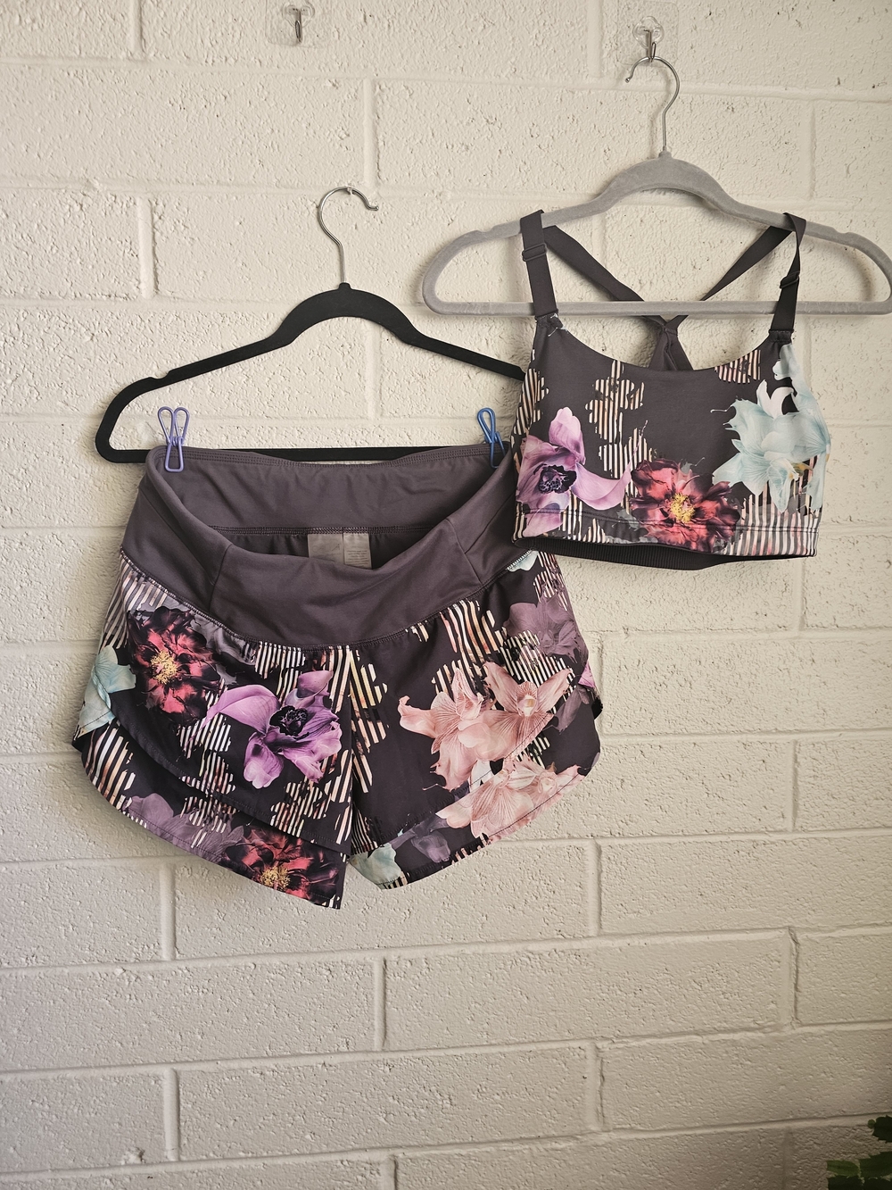 CALIA by Carrie Underwood Floral Sports Bra & Shorts Set Size S